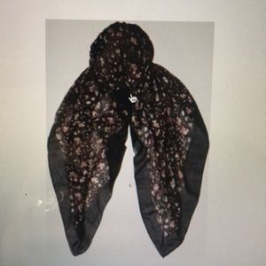 IIro Paris scarf/wrap